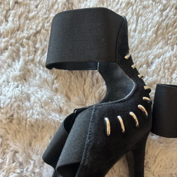 ( Kendall + Kylie) Elegant Black High Heel Sandals - Picture 7 of 11